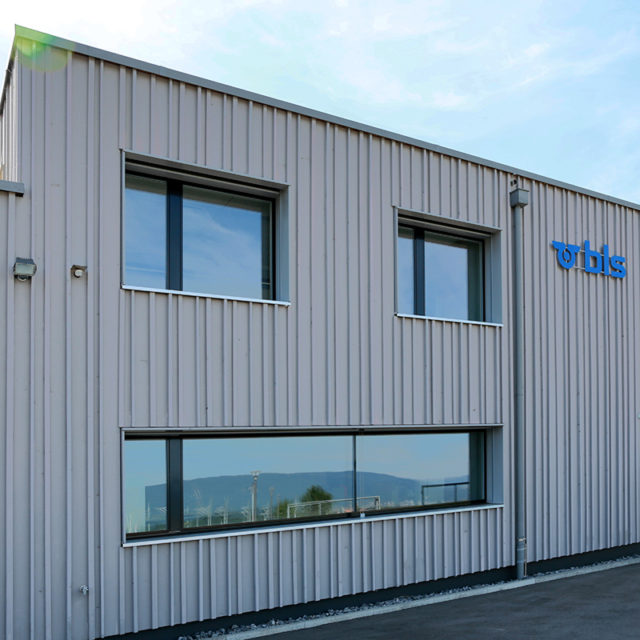 Referenzen Schreinerei Schwab BLS Betriebsgebäude, Ins